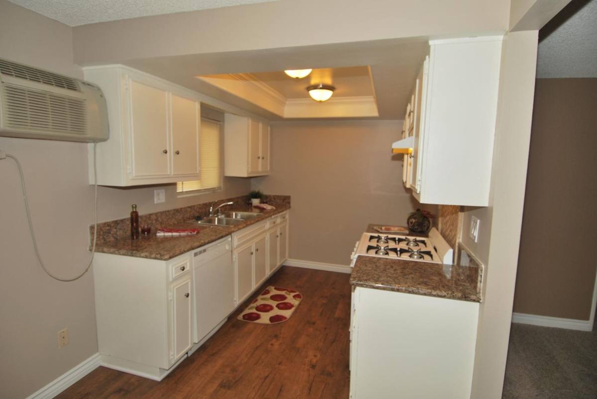 Apartment for rent at 10437 La Reina Ave, Downey, CA 90241
