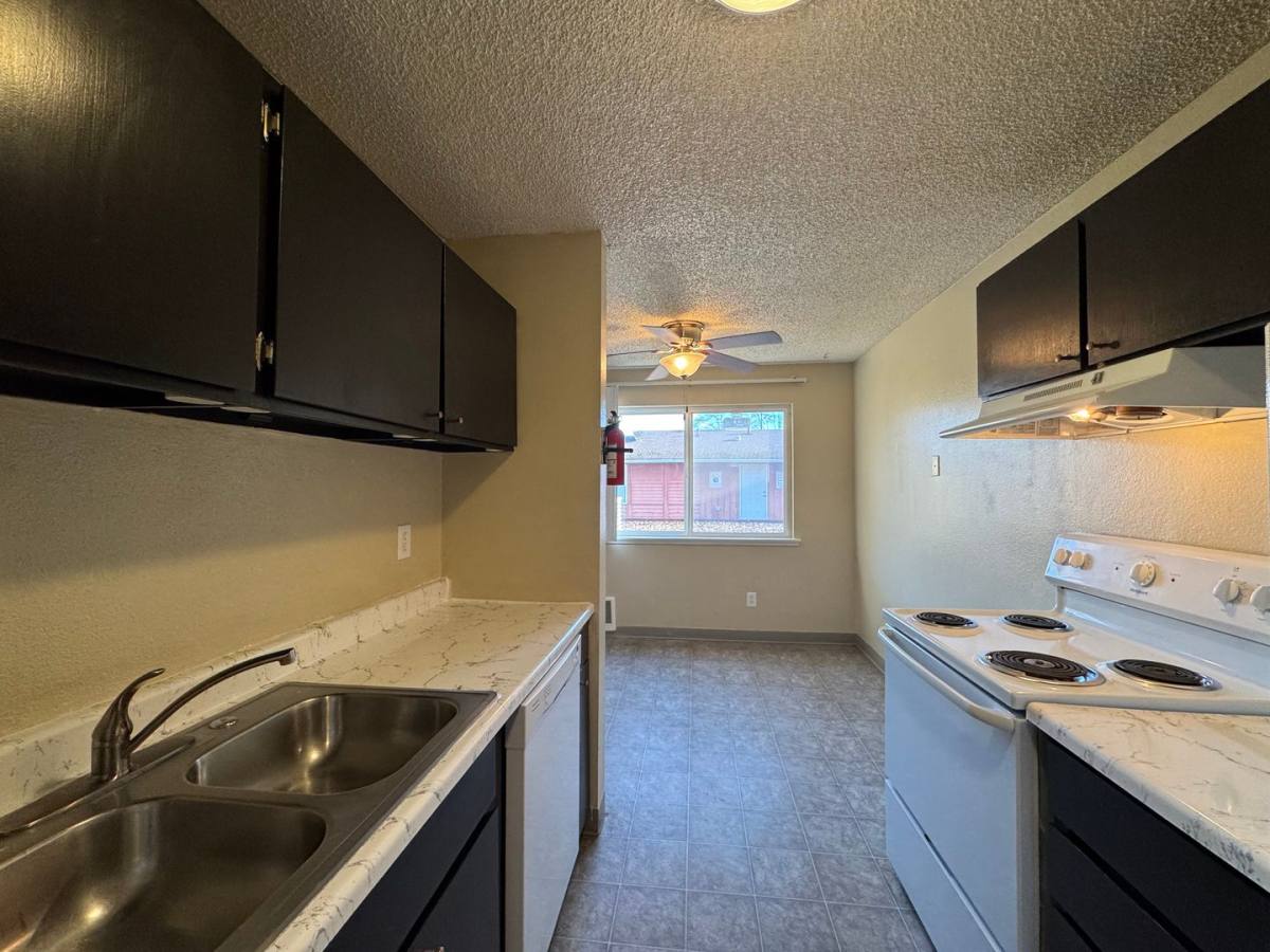 6102 6th Ave, Tacoma, WA 98406 - Apartment for Rent - Image 4