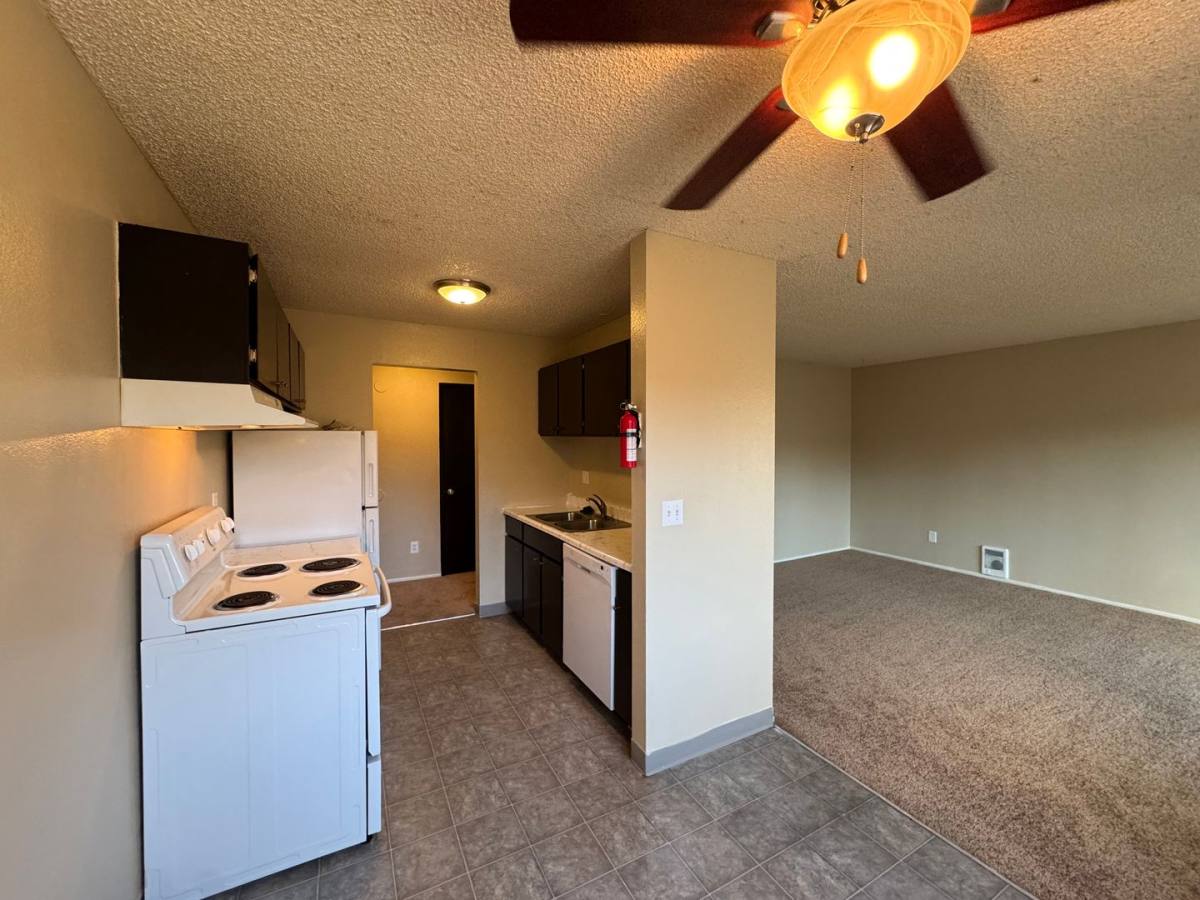 6102 6th Ave, Tacoma, WA 98406 - Apartment for Rent - Image 5