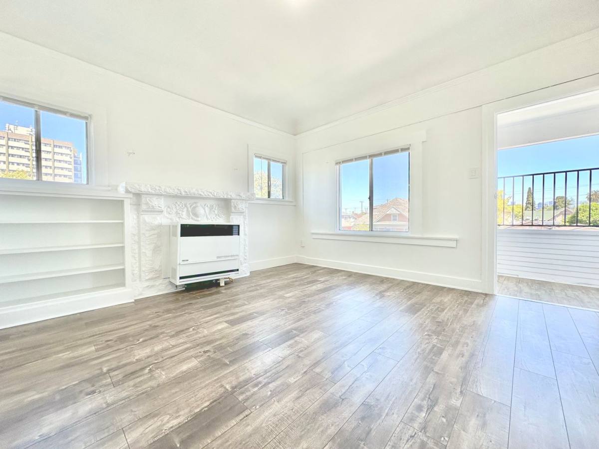 Apartment for rent at 1148 E 48th St, Los Angeles, CA 90011