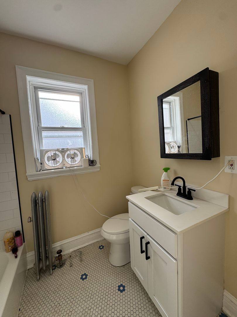 Apartment for rent at 4045 - 4055 W School St, Chicago, IL 60641