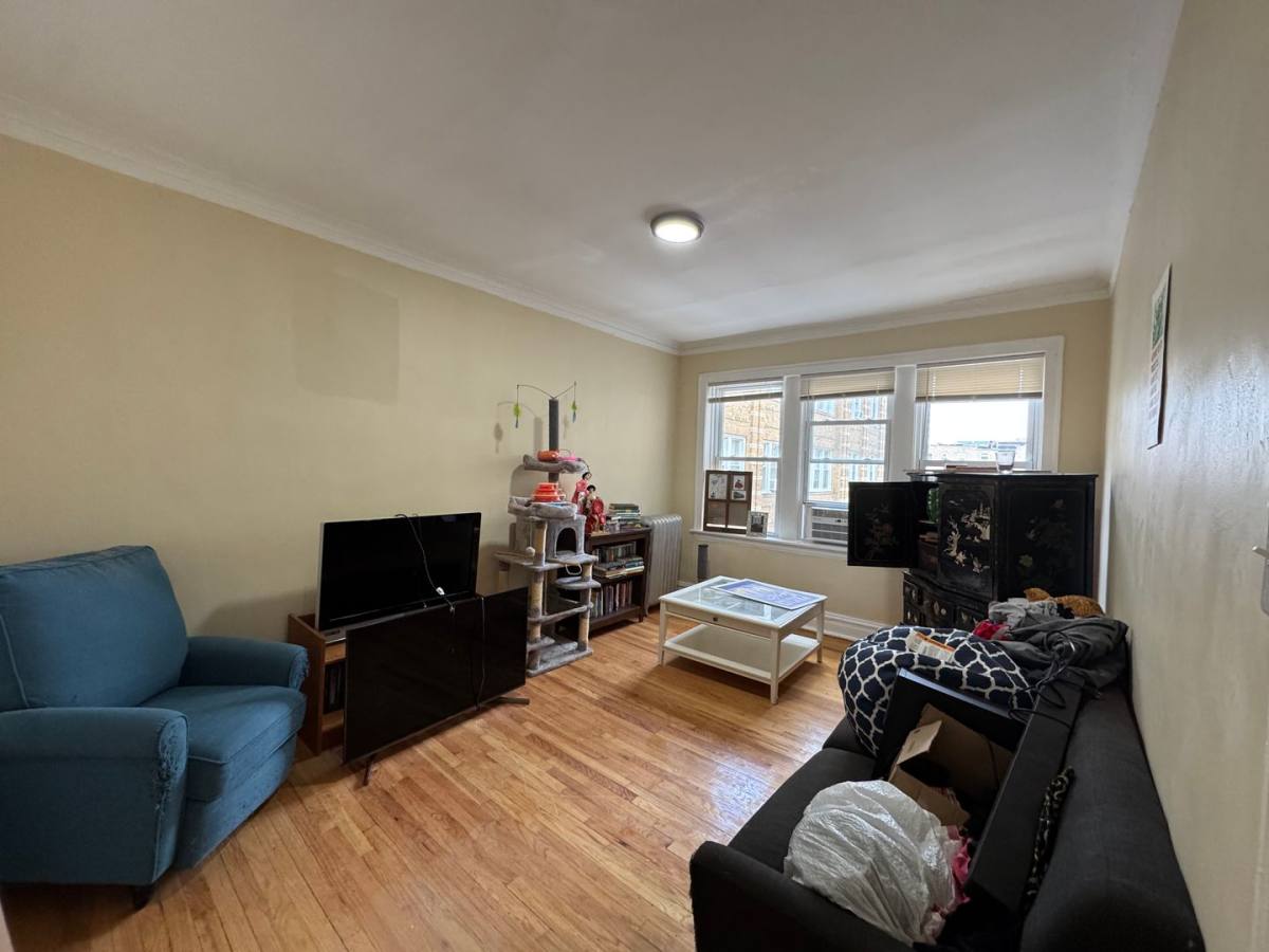 Apartment for rent at 4045 - 4055 W School St, Chicago, IL 60641