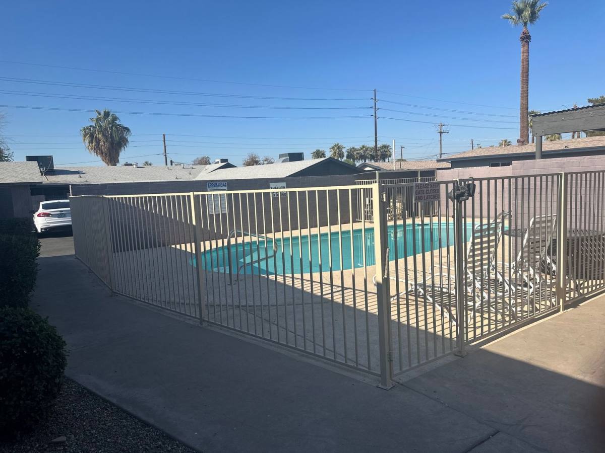 Townhouse for rent at 2525 N 52nd St, Phoenix, AZ 85008