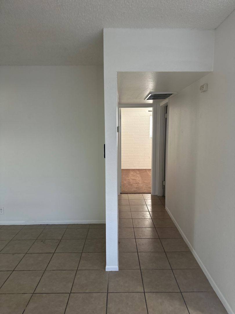 Townhouse for rent at 2525 N 52nd St, Phoenix, AZ 85008
