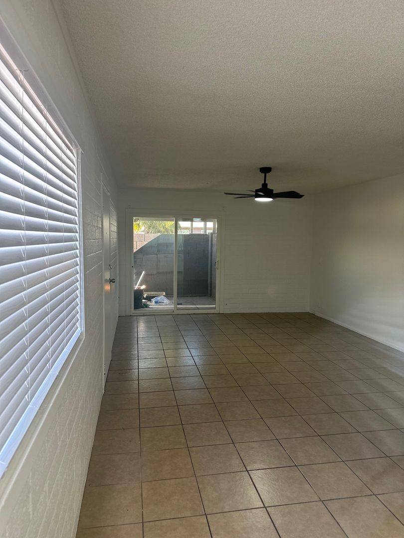 Townhouse for rent at 2525 N 52nd St, Phoenix, AZ 85008