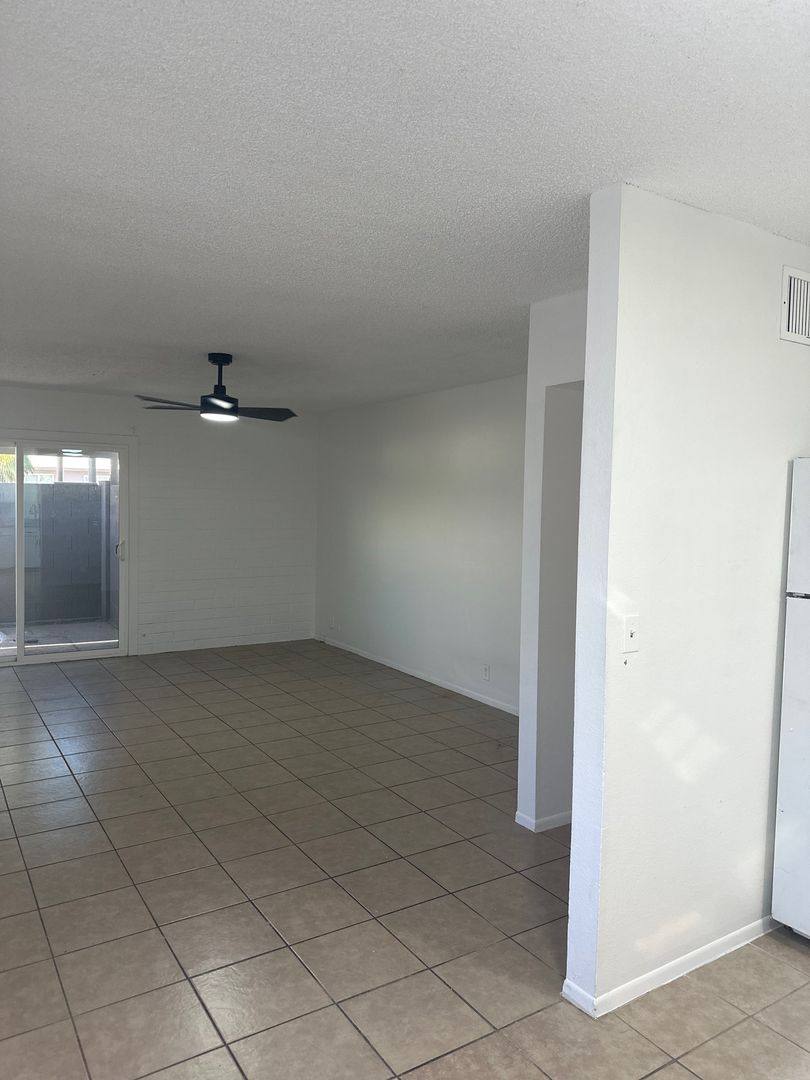 Townhouse for rent at 2525 N 52nd St, Phoenix, AZ 85008