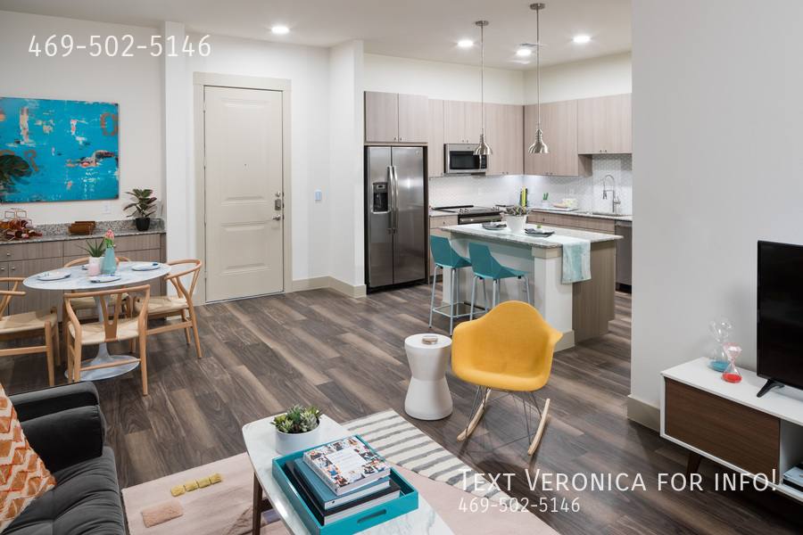 Apartment for rent at 1424 Summit Ave, Fort Worth, TX 76102