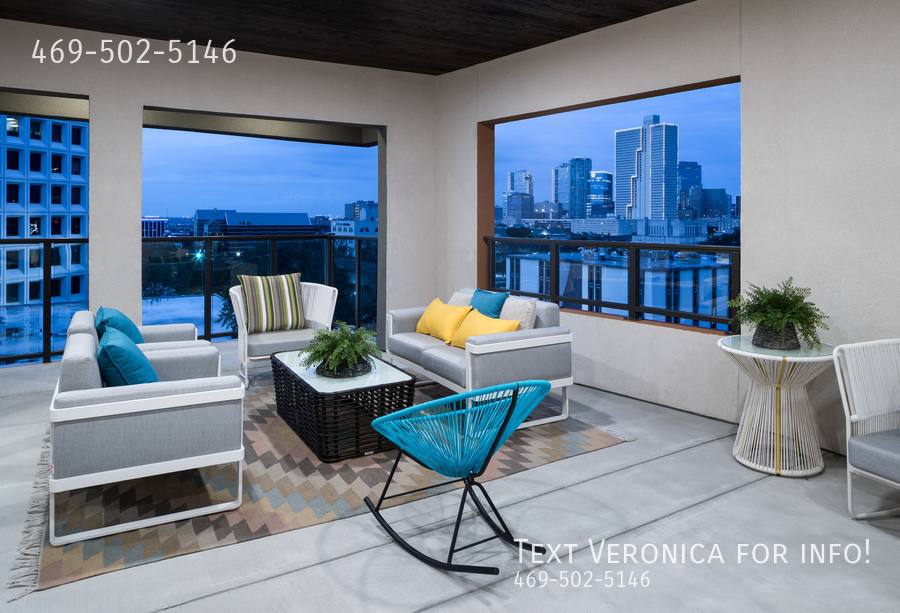 Apartment for rent at 1424 Summit Ave, Fort Worth, TX 76102