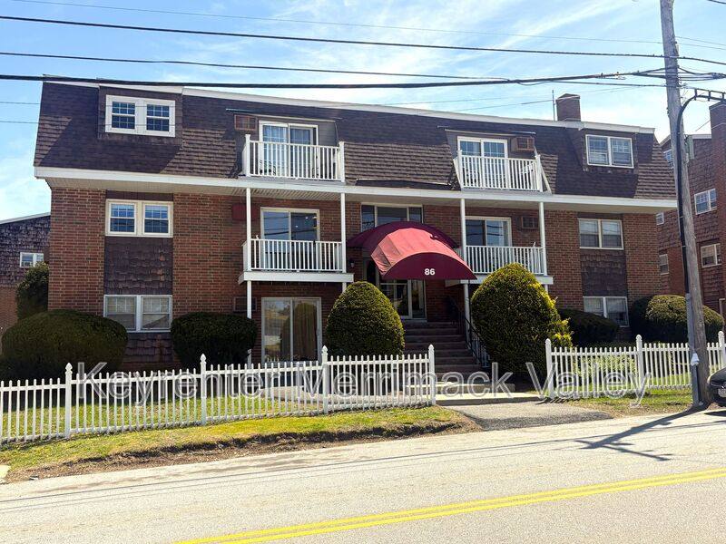 Condo for rent at 86 Beacon St #5, Lawrence, MA 01843
