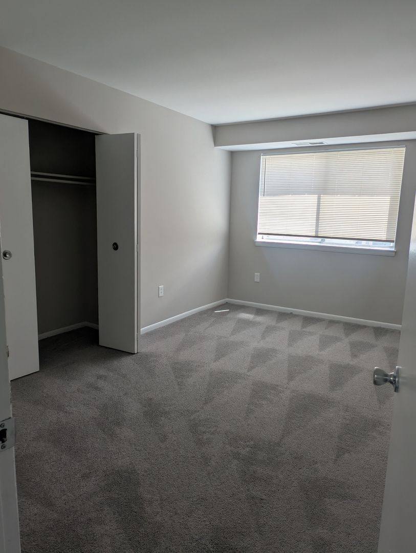 Apartment for rent at 4001 Clarks Lane, Baltimore, MD 21215