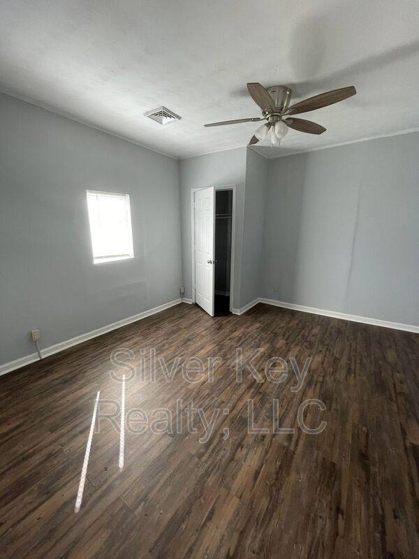Apartment for rent at 17 Sunset Dr #1, Englewood, TN 37329