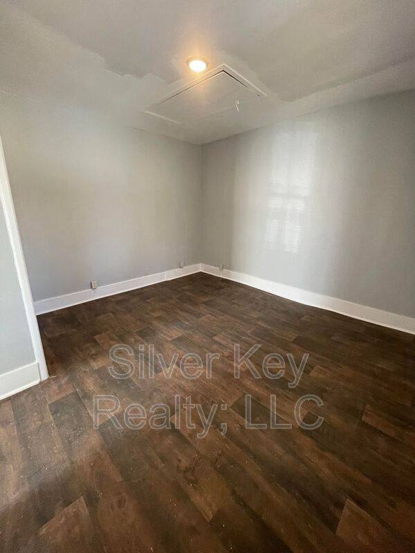 Apartment for rent at 17 Sunset Dr #1, Englewood, TN 37329