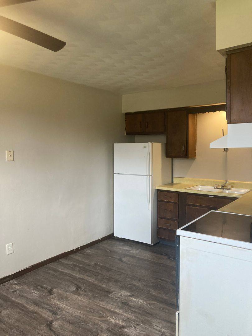 Apartment for rent at 636 W 63rd St, Davenport, IA 52806