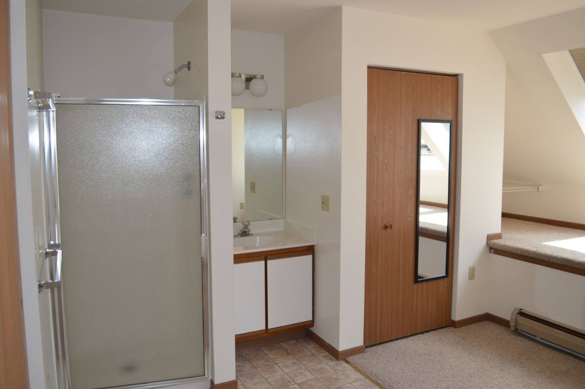 Apartment for rent at 404 E Wlson St, Madison, WI 53703
