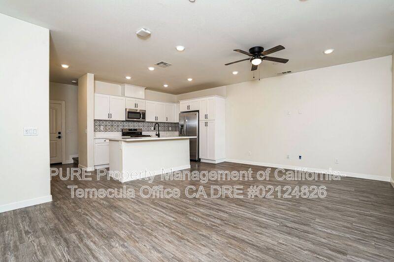 Townhouse for rent at 30383 Town Square Dr, Menifee, CA 92584