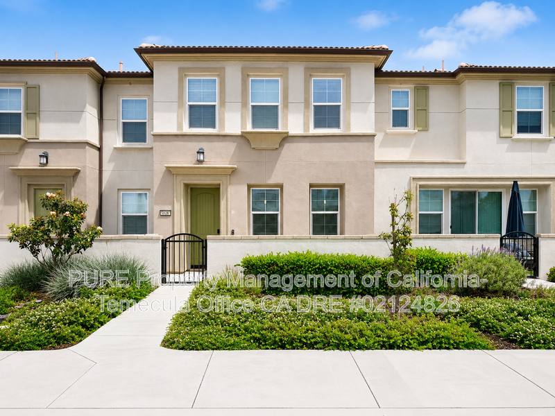 Townhouse for rent at 30383 Town Square Dr, Menifee, CA 92584