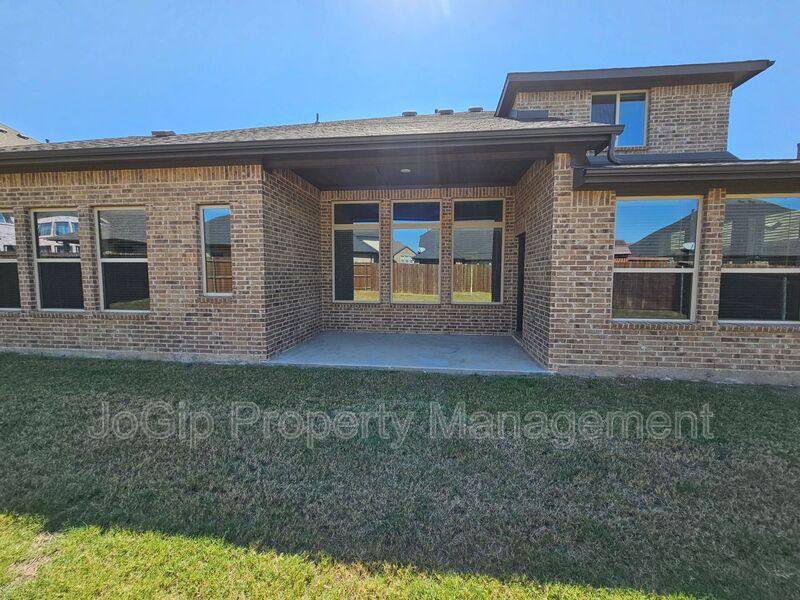 House for rent at 1740 Jamestown Dr, Forney, TX 75126