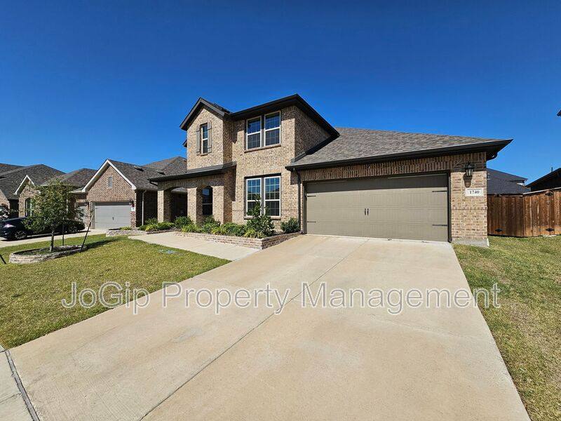 House for rent at 1740 Jamestown Dr, Forney, TX 75126