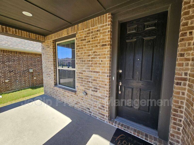 House for rent at 1740 Jamestown Dr, Forney, TX 75126