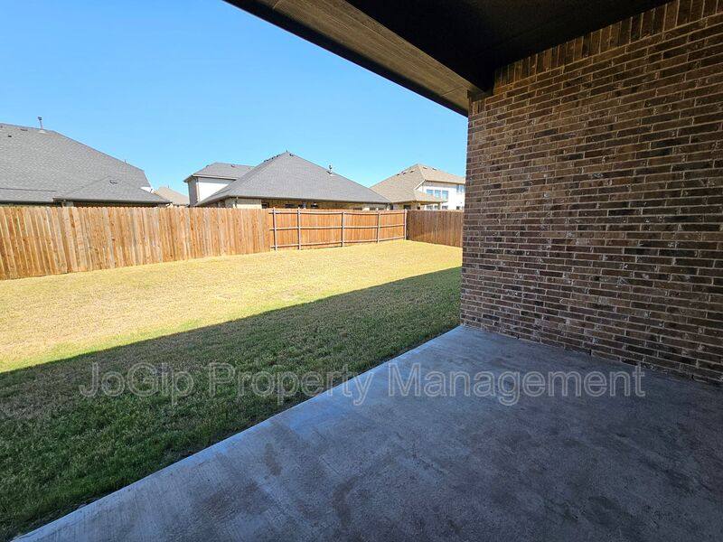House for rent at 1740 Jamestown Dr, Forney, TX 75126