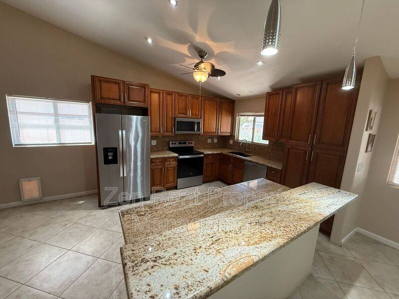 House for rent at 15448 N 63rd St, Scottsdale, AZ 85254