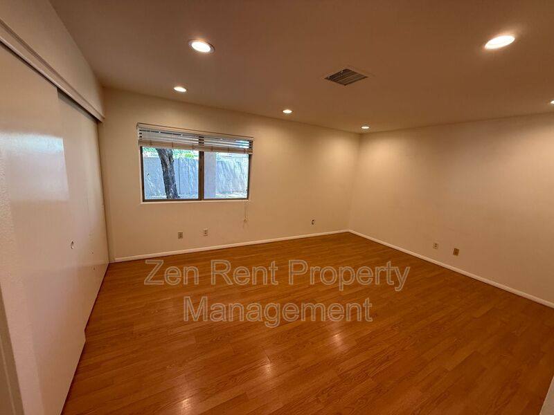 House for rent at 15448 N 63rd St, Scottsdale, AZ 85254
