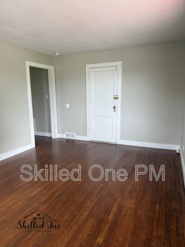 Apartment for rent at 201 Church St #6, Elkin, NC 28621