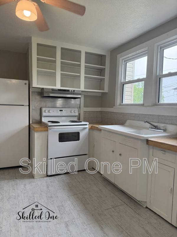 Apartment for rent at 201 Church St #6, Elkin, NC 28621