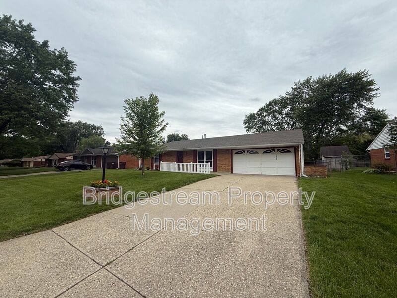 House for rent at 4208 Bellemeade Dr, Bellbrook, OH 45305