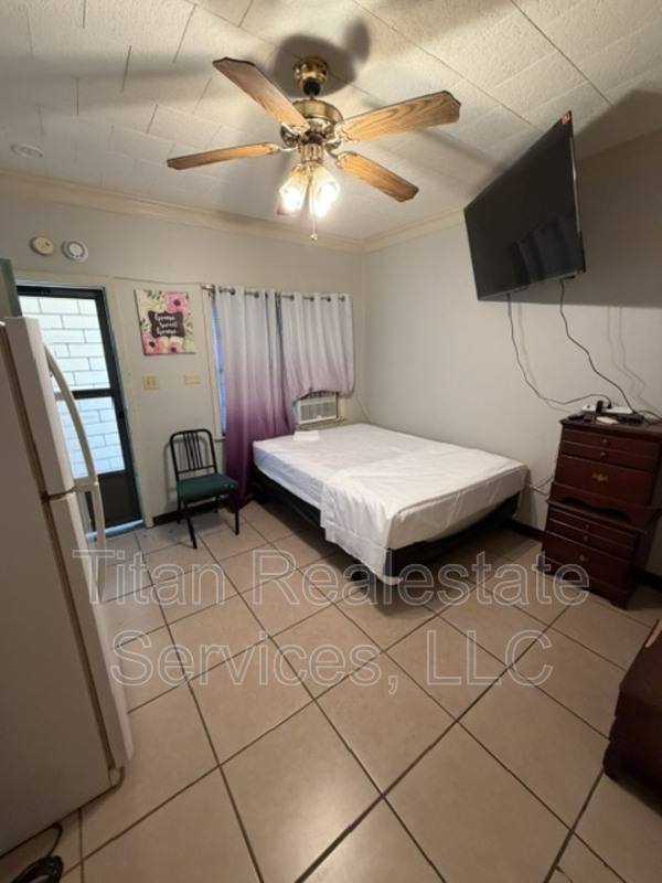 Apartment for rent at 218 W Saint Peter St #3, New Iberia, LA 70560