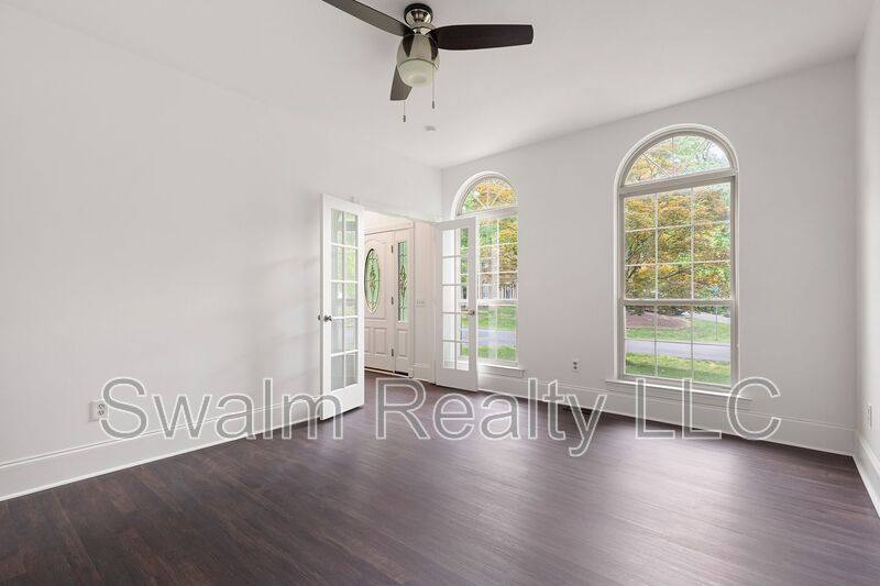 House for rent at 240 Timber Knoll Dr, Bear, DE 19701