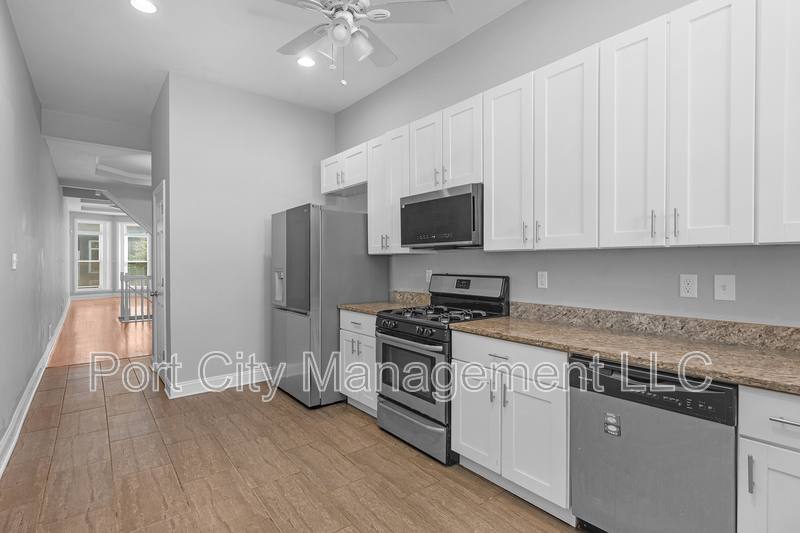 Townhouse for rent at 2534 McCulloh St #1, Baltimore, MD 21217