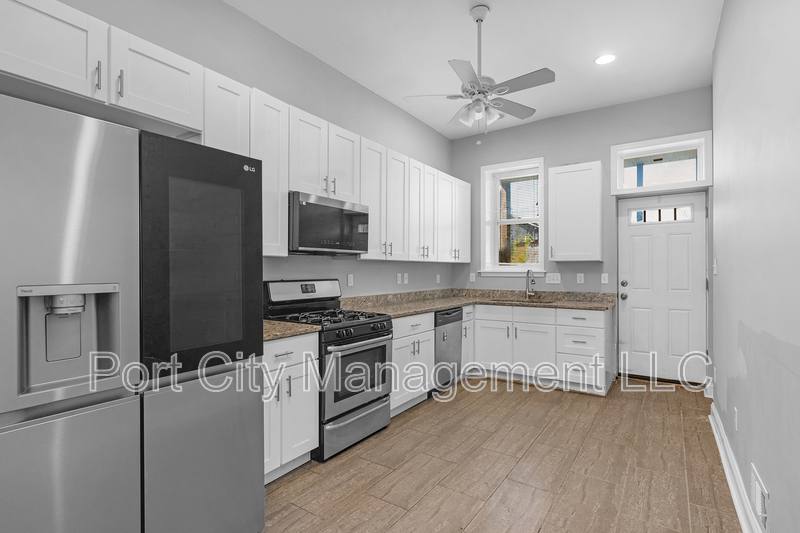 Townhouse for rent at 2534 McCulloh St #1, Baltimore, MD 21217