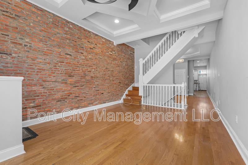 Townhouse for rent at 2534 McCulloh St #1, Baltimore, MD 21217