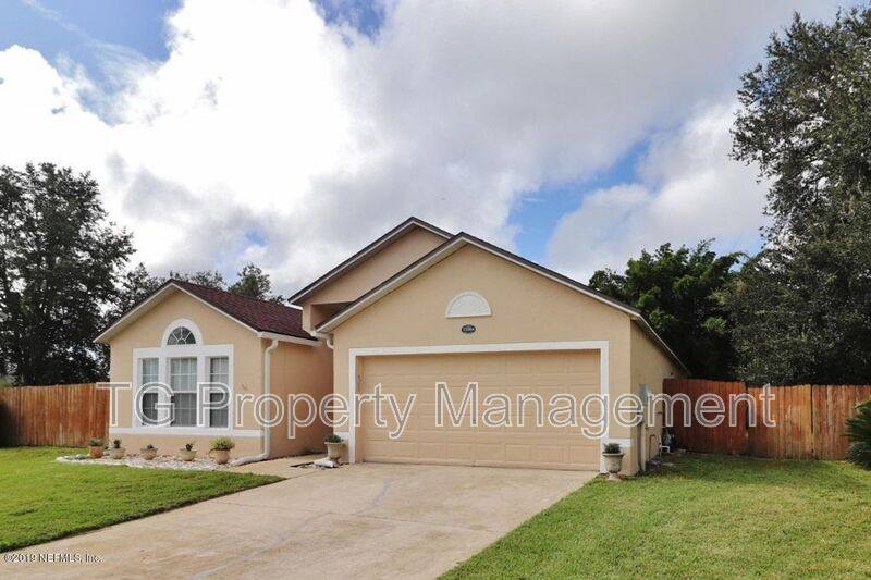 House for rent at 11034 Englenook Dr, Jacksonville, FL 32246