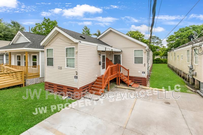 House for rent at 1414 A Sumner St, New Orleans, LA 70114