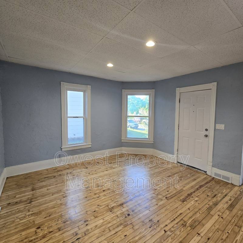 Apartment for rent at 747 1st St NW #1, Grand Rapids, MI 49504