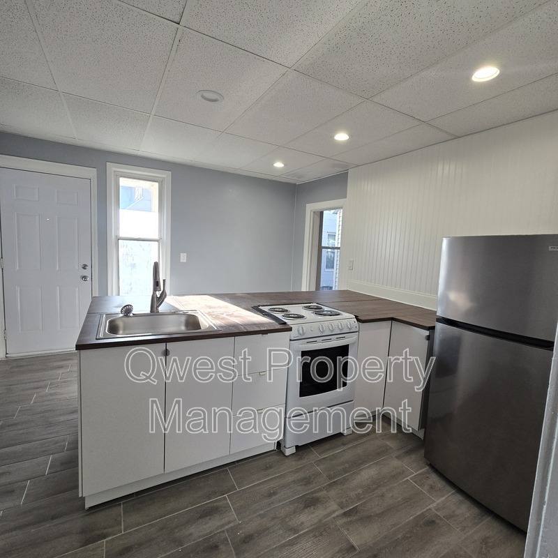 Apartment for rent at 747 1st St NW #1, Grand Rapids, MI 49504