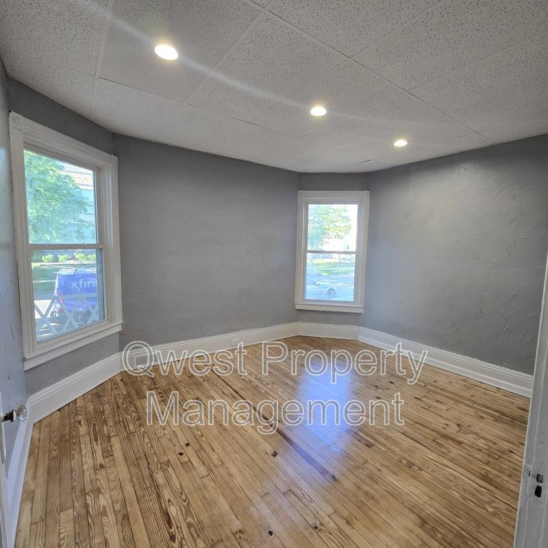 Apartment for rent at 747 1st St NW #1, Grand Rapids, MI 49504