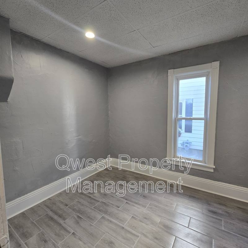 Apartment for rent at 747 1st St NW #1, Grand Rapids, MI 49504