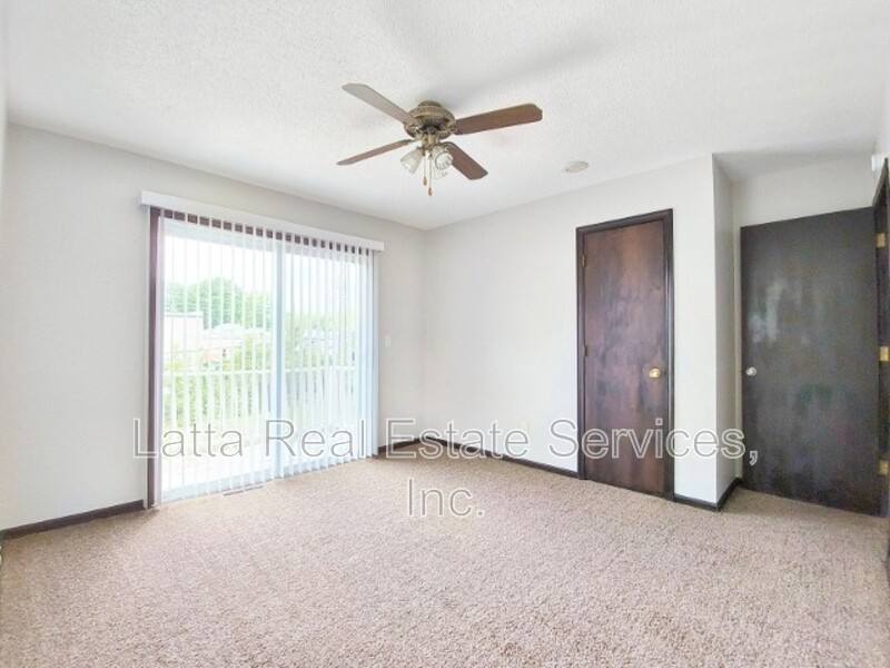 Apartment for rent at 719 NW 6th St #A, Blue Springs, MO 64014
