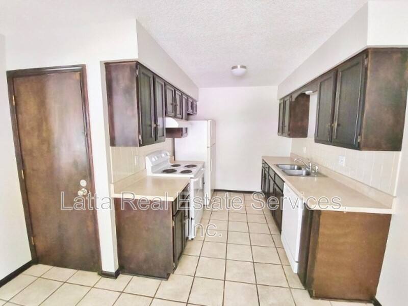 Apartment for rent at 719 NW 6th St #A, Blue Springs, MO 64014