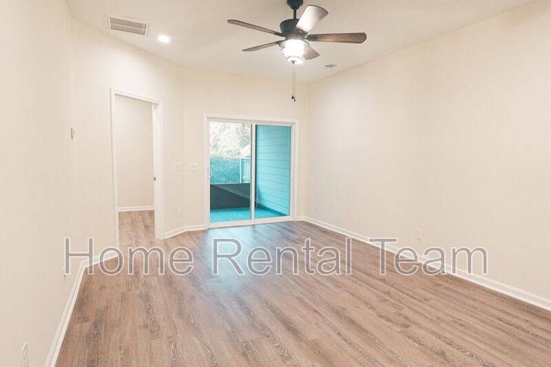 Townhouse for rent at 153 Lower Creek Dr, Richmond Hill, GA 31324