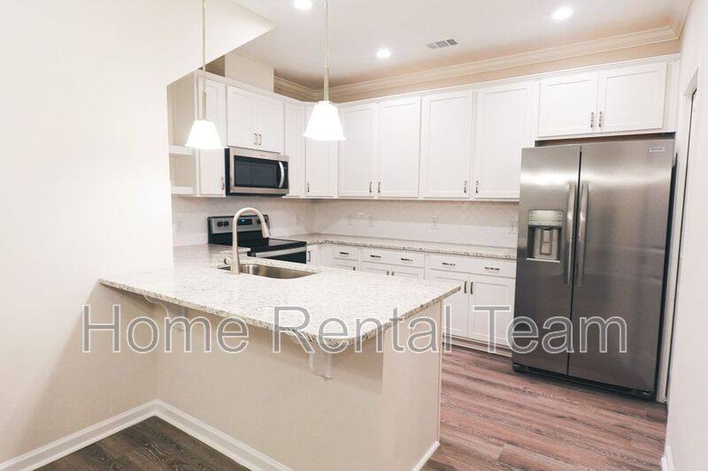 Townhouse for rent at 153 Lower Creek Dr, Richmond Hill, GA 31324