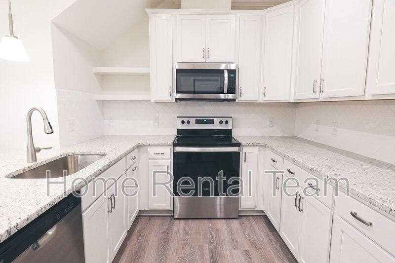 Townhouse for rent at 153 Lower Creek Dr, Richmond Hill, GA 31324