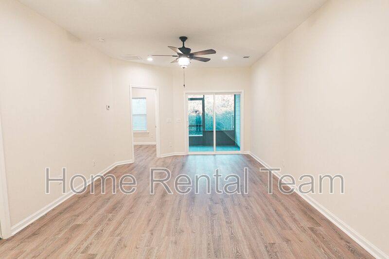Townhouse for rent at 153 Lower Creek Dr, Richmond Hill, GA 31324