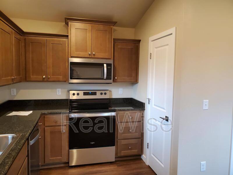 Apartment for rent at 228 Cheryl Lane #11, Phoenix, OR 97535