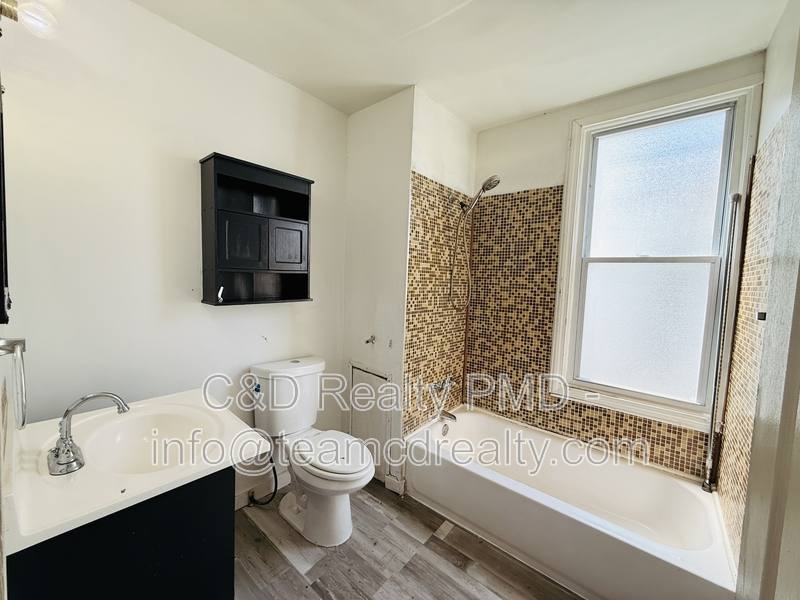 Apartment for rent at 3838 Marvin Ave #DOWN, Cleveland, OH 44109