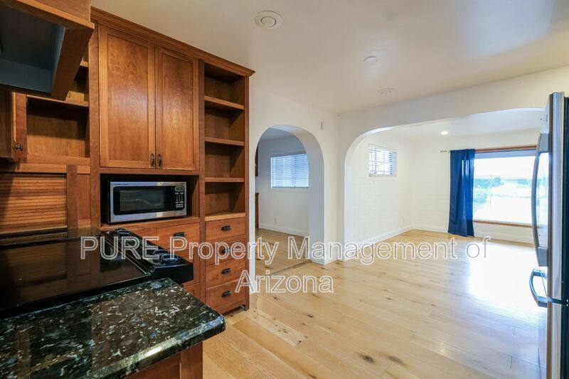 House for rent at 2817 N 51st St, Phoenix, AZ 85008