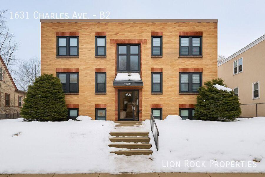 Apartment for rent at 1631 Charles Ave, Saint Paul, MN 55104